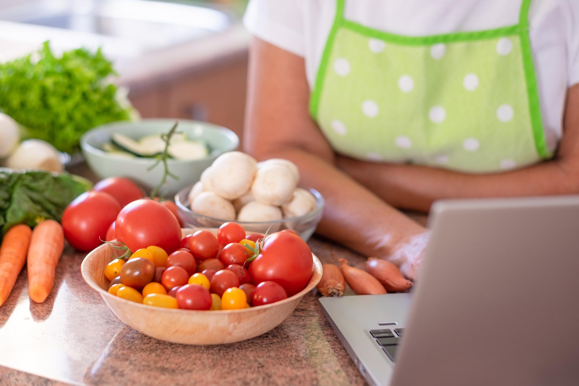 Cucina locale con ingredienti freschi